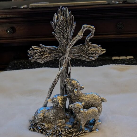 ARTHUR COURT SHEPARD CROSS W/BOX - Picture 7 of 10